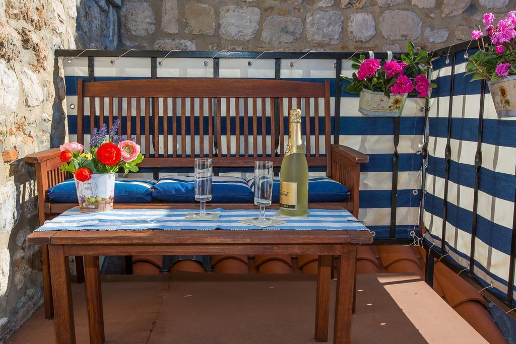 Relaxing Apartment Paulina With Balcony Dubrovnik Room photo